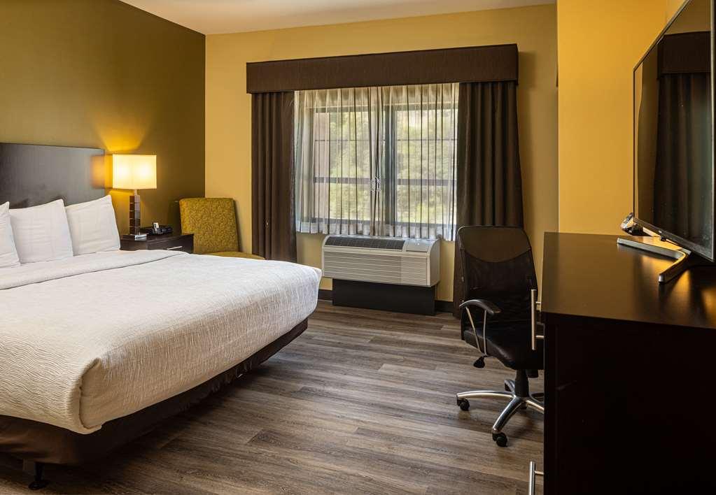 Best Western Plus Franciscan Square Inn & Suites Steubenville Szoba fotó