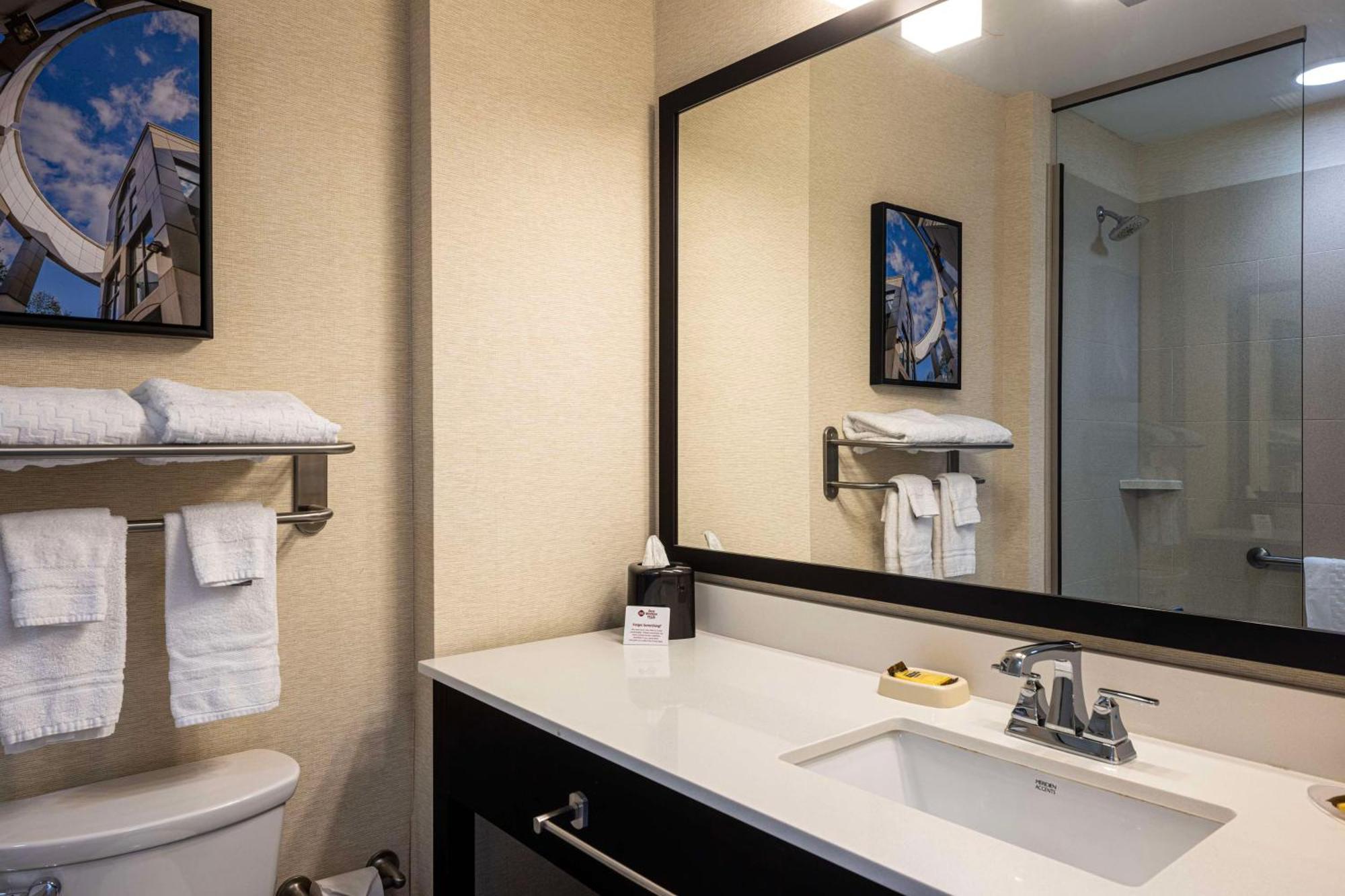Best Western Plus Franciscan Square Inn & Suites Steubenville Kültér fotó