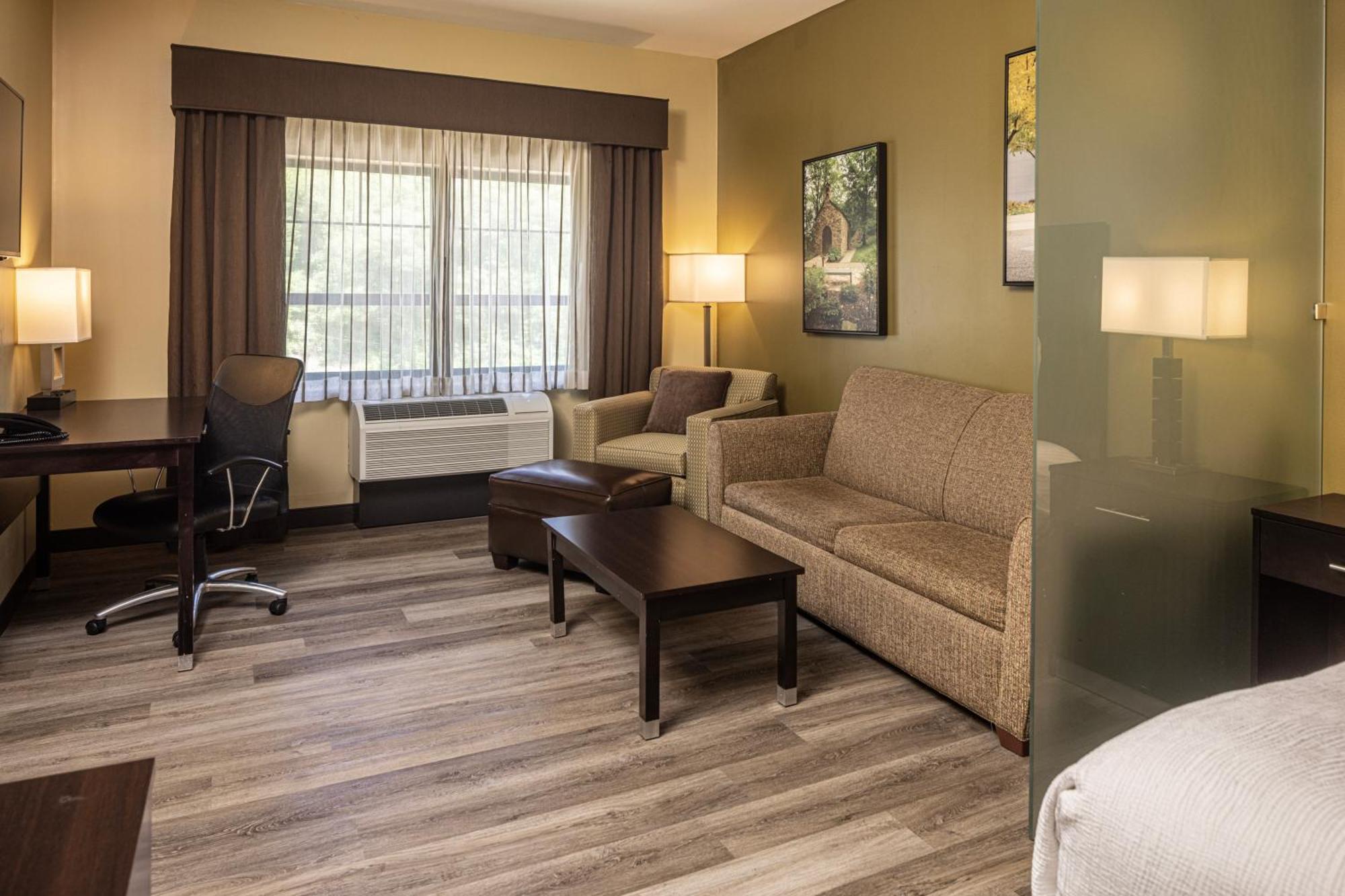Best Western Plus Franciscan Square Inn & Suites Steubenville Kültér fotó