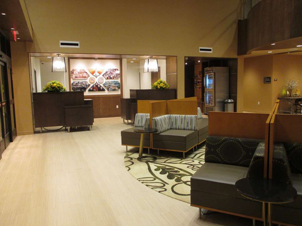 Best Western Plus Franciscan Square Inn & Suites Steubenville Beltér fotó