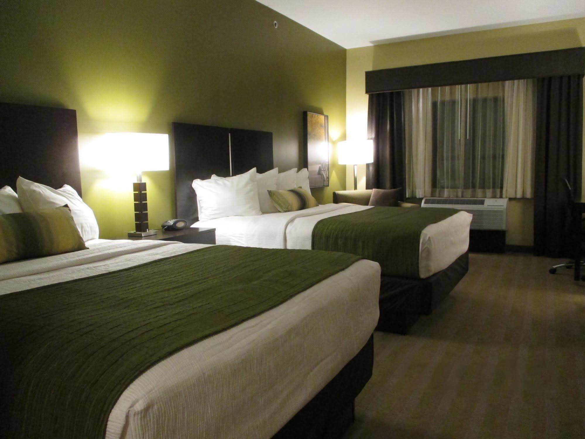 Best Western Plus Franciscan Square Inn & Suites Steubenville Kültér fotó